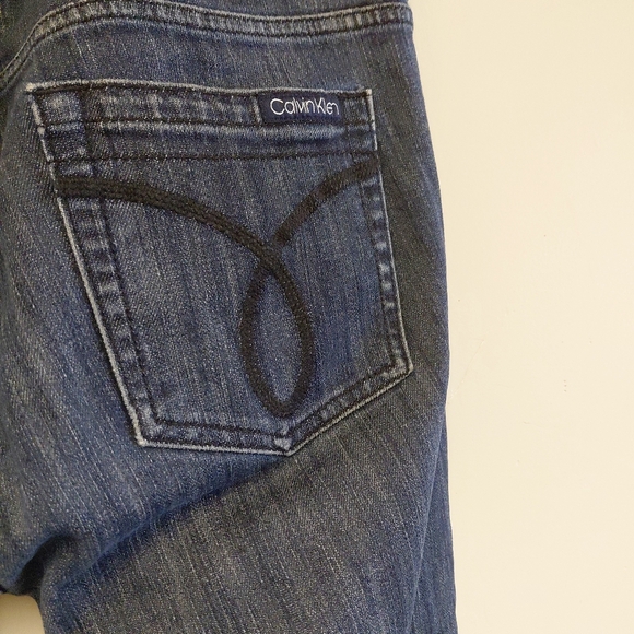 Calvin Klien Women's Dark Wash Pencil Fit Jeans Size 32/14 - Picture 3 of 14